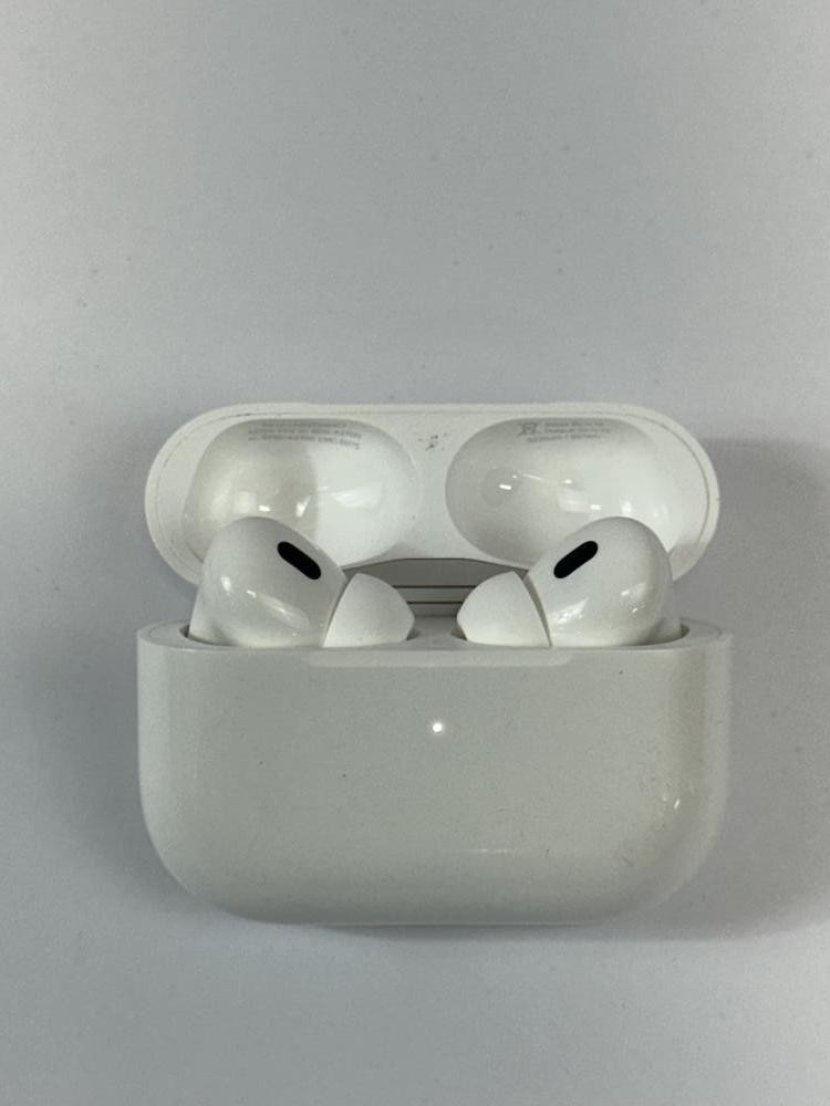 Apple AirPods Pro 2nd Gen A2700 (Lightning) White (Bluetooth) - Fair