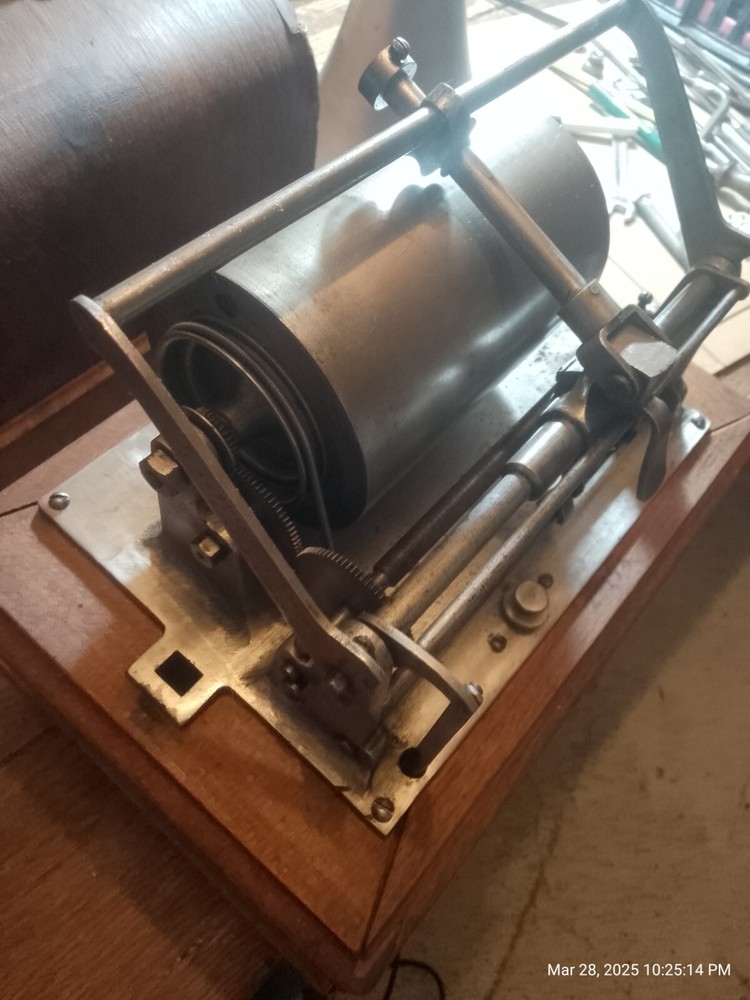 PATHE PHONOGRAPH