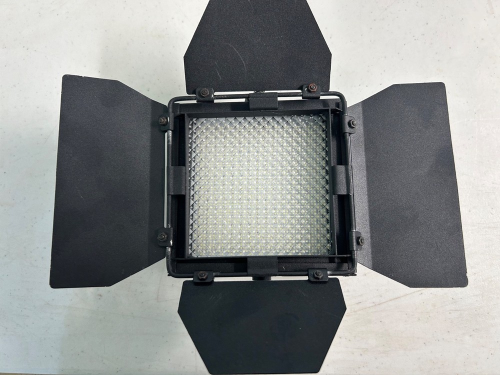 Cool Lights CL-LED256 Video Light Panel with Barn Doors