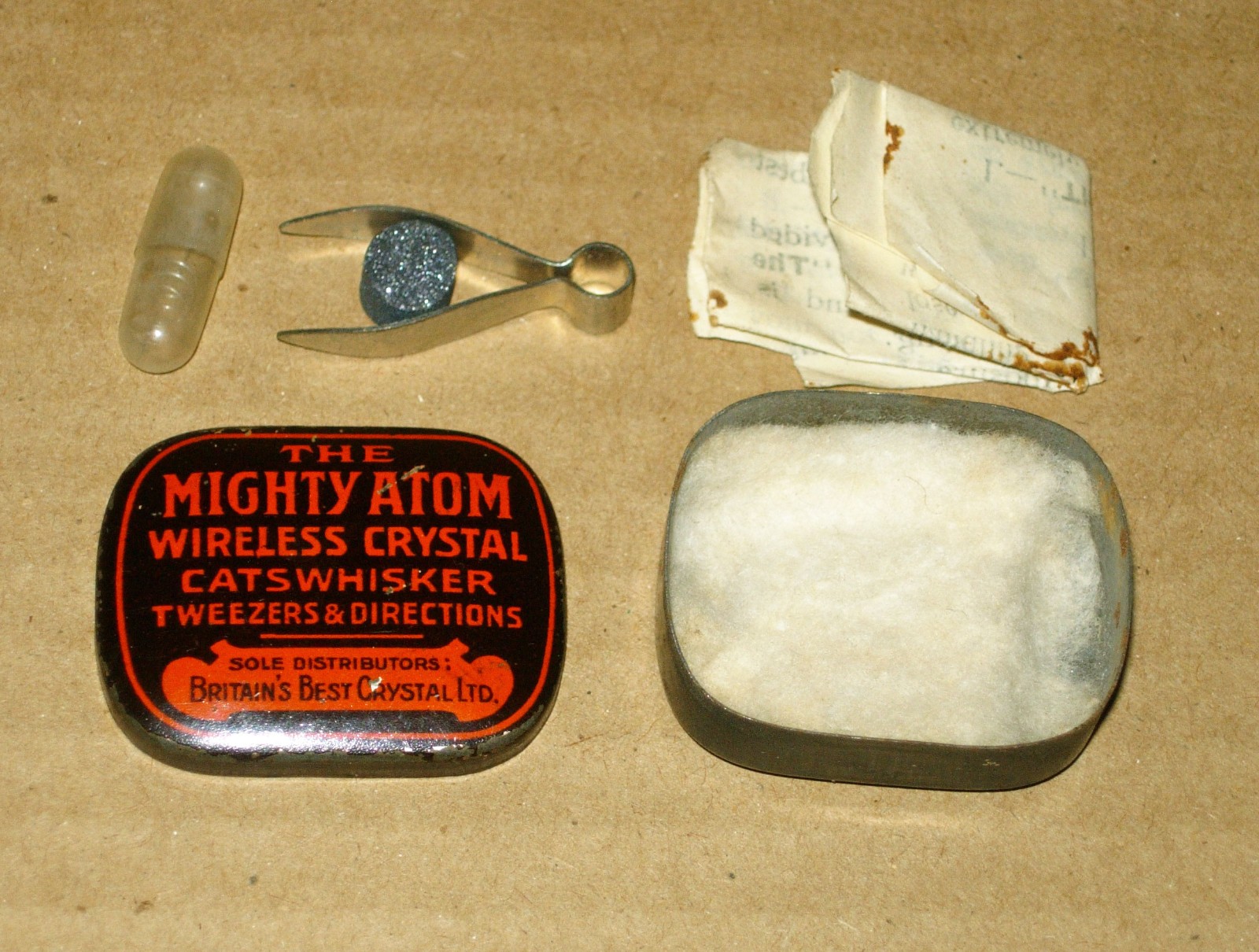 "MIGHTY ATOM" RADIO CRYSTAL WITH TIN, CATS WHISKER, TWEEZERS & INSTRUCTIONS (UK)