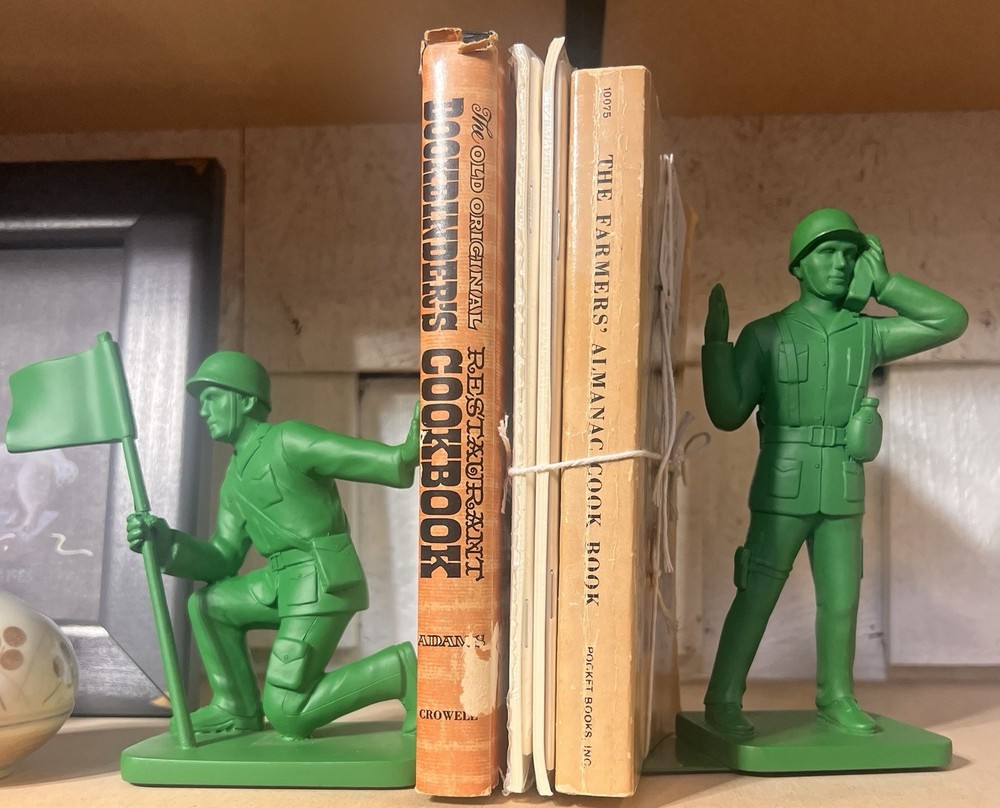 Green Army Men Retro Bookends.
