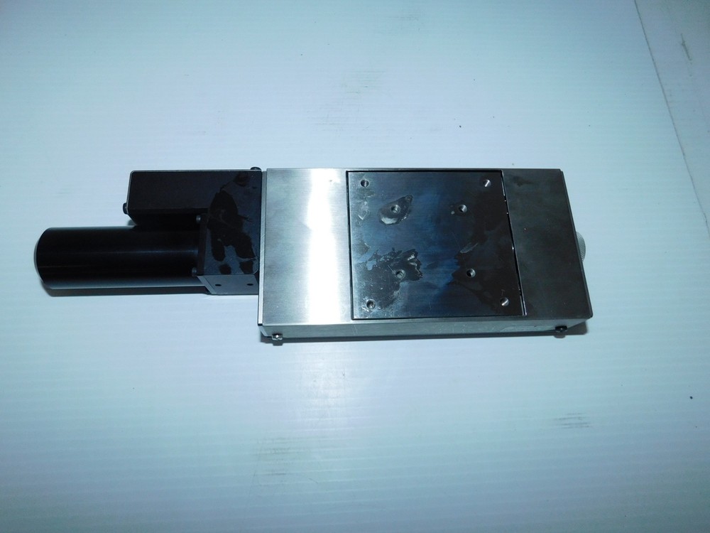 *JM* NEWPORT Z030B MOTORIZED VERTICAL LINEAR STAGE (MCE170)