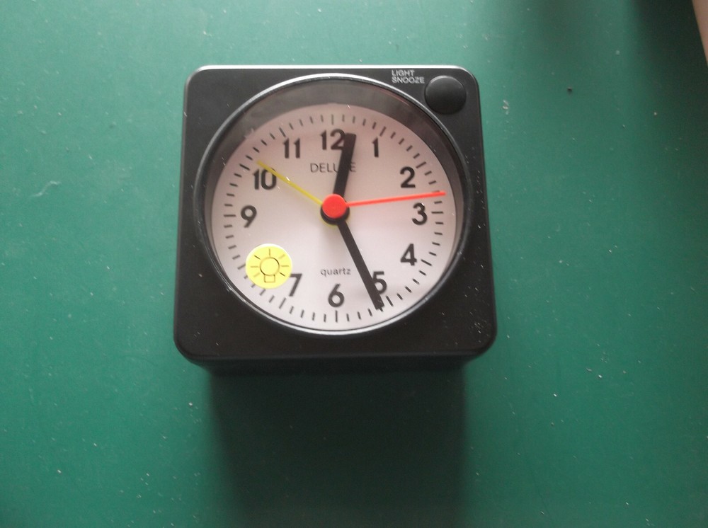 DELUXE QUARTZ ALARM CLOCK - BLACK 65 mm