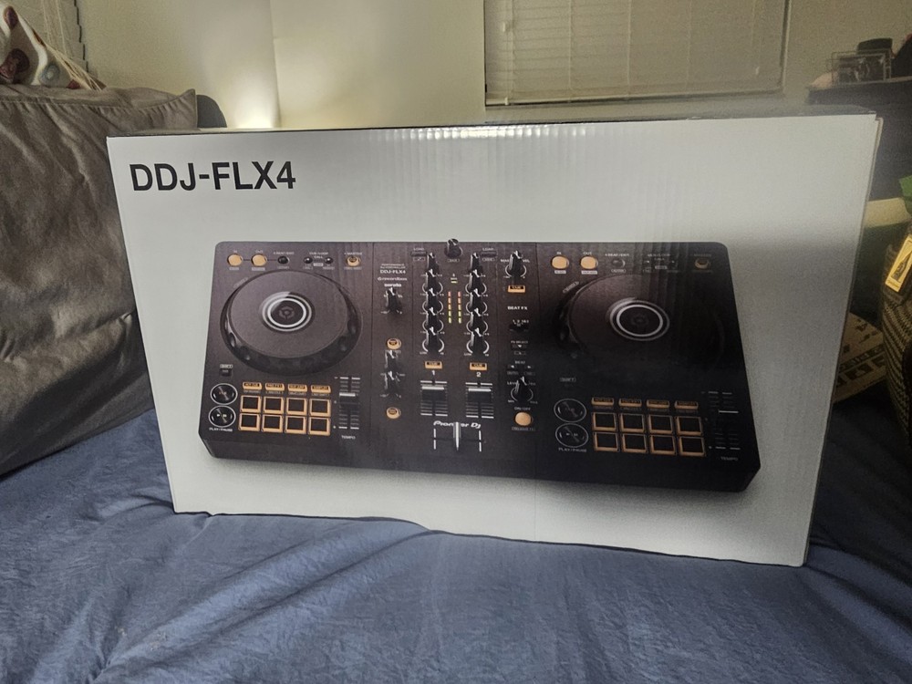 Pioneer DJ DDJ-FLX4 Double Deck Controller 16 Pads Loop/Sampler Mixer USB Black