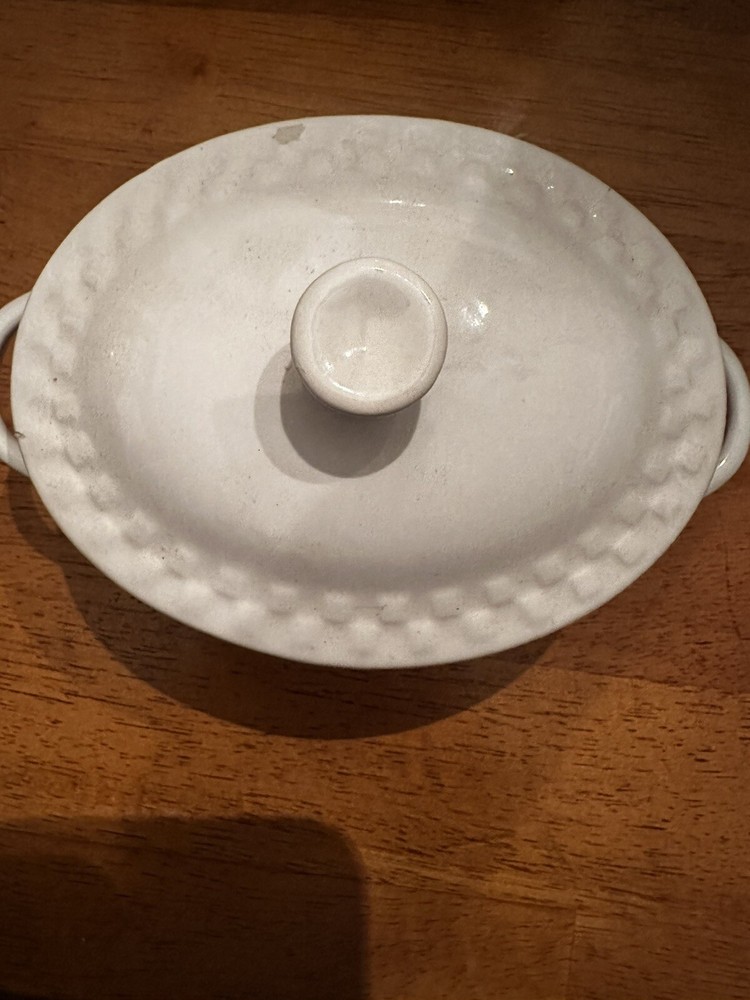 Off White Small Ceramic Bowl With Lid