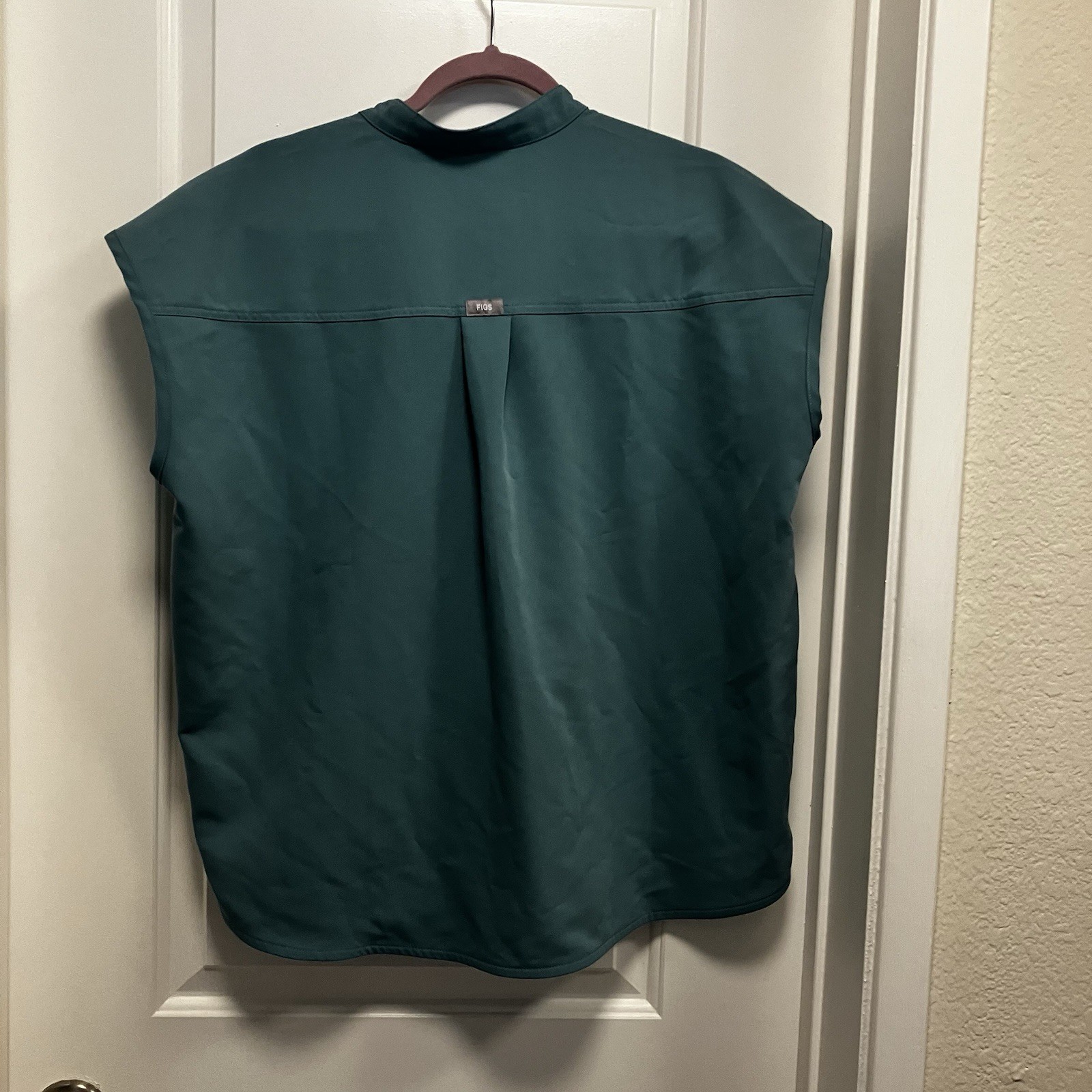 Figs Rafaela Size Medium Oversized Scrub Top Sleeveless Green Marine Cactus