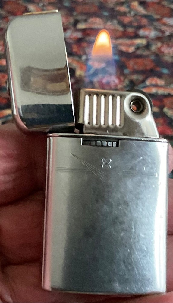 Vintage Ronson Varaflame Windlite Lighter / Serviced.