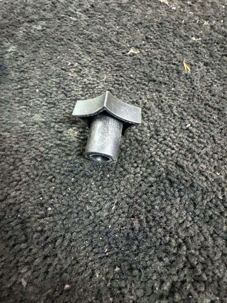 VW BEETLE REAR LIGHT NUT SCREW HOLDER X1