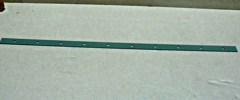 M800 M939 SPLASH GUARD RETAINER 11611633