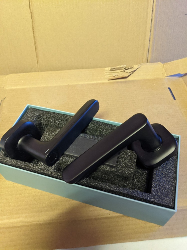 YEEUU Remote Control Smart Door Lock with Fingerprint