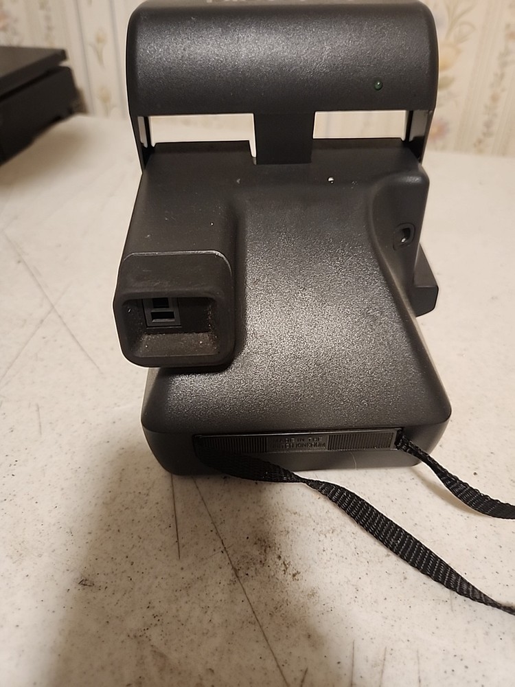 Polaroid One Step AF Auto Focus 600 Instant Camera w Strap Untested