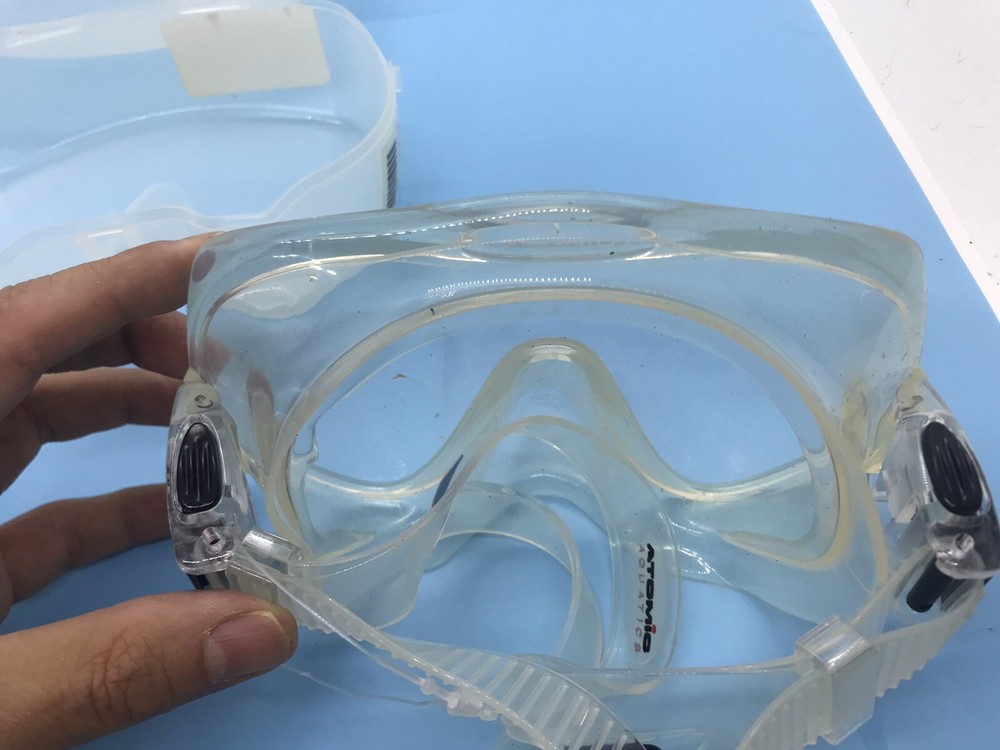 Atomic Aquatics Frameless Ultraclear Scuba Diving Mask - Clear.