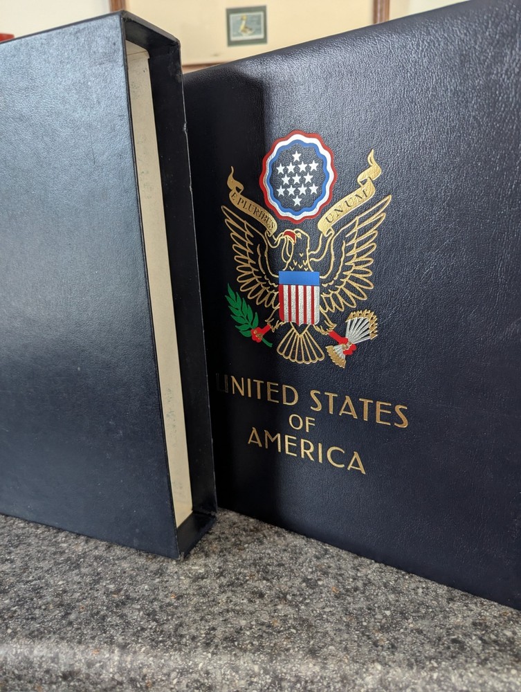 US - DAVO LUXE - GENTLY USED - US - VOLUME I + II + III HINGELESS STAMP ALBUMS