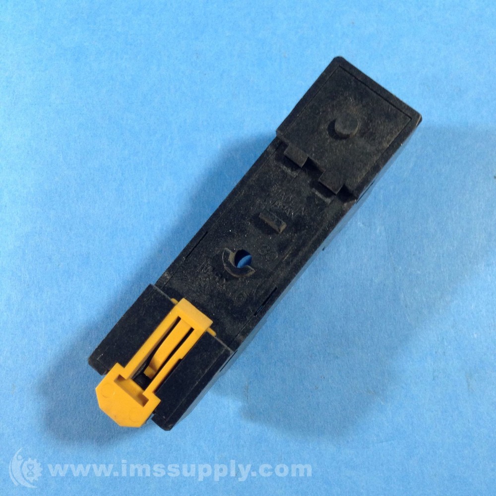 Omron P2RF-08 Relay Socket FNIP