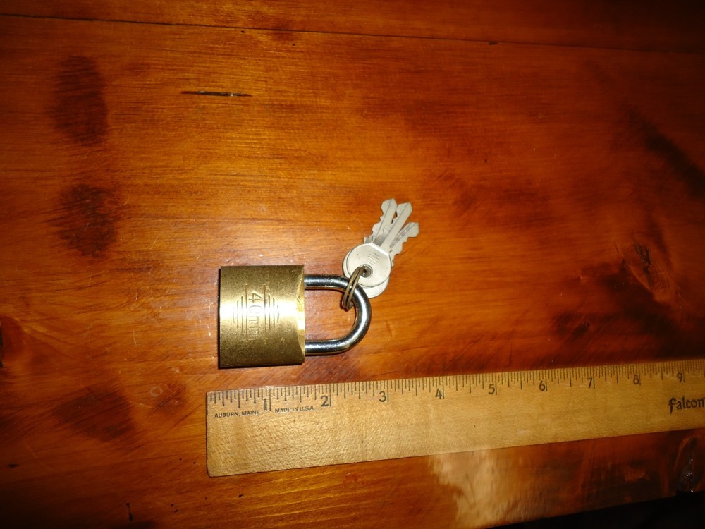 Brass Padlock 40mm 3 Keys