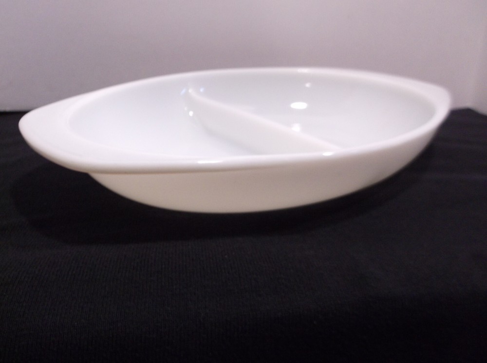 Vintage Pyrex 1-1/2 Quart White Split Casserole Dish Ovenware #1063