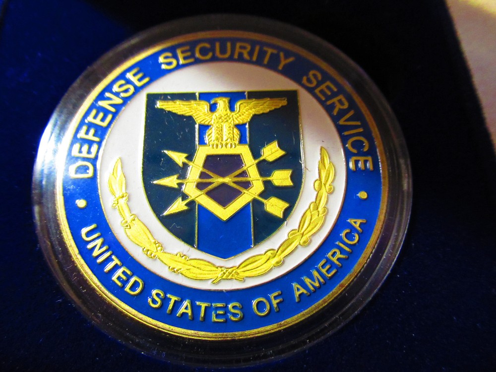 DEFENSE SECURITY SERVICE Challenge Coin w/ Presentation Box