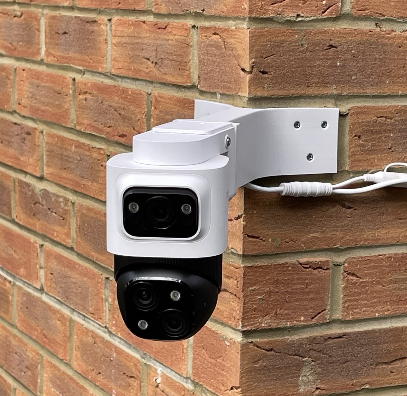 Eufy S4 Max NVR POE Corner Wall Mounting Bracket Arm Mount 130mm Long White