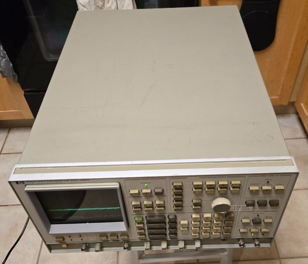 HP3585A Spectrum Analyzer - Please Read