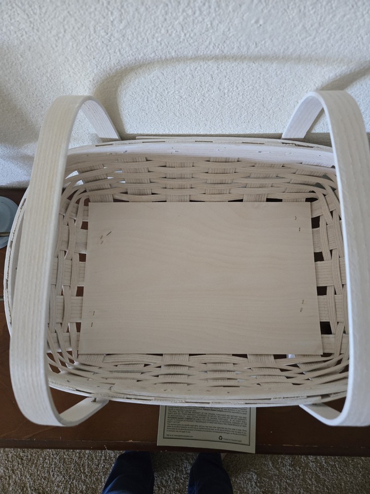 Peterboro Server Basket White With Star Liner