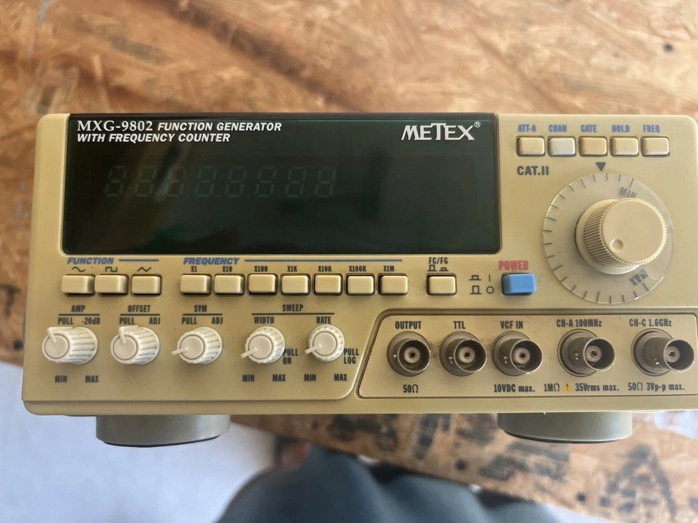 METEX MXG-9802 FUNCTION GENERATOR WITH FREQ COUNTER