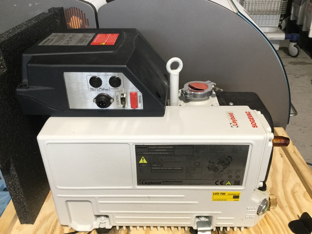 LEYBOLD SOGEVAC ROTARY VAIN PUMP NEW OPEN BOX