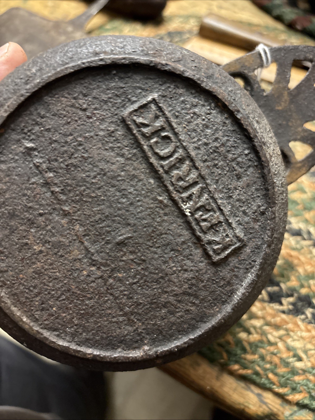 18th Early 19th Century Cast Iron Kendrick Porringer nice Gate Casting