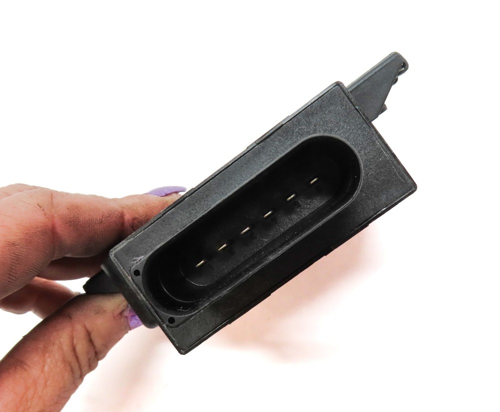 2013 AUDI Q5 (B8 8R) FUEL PUMP RELAY CONTROL MODULE