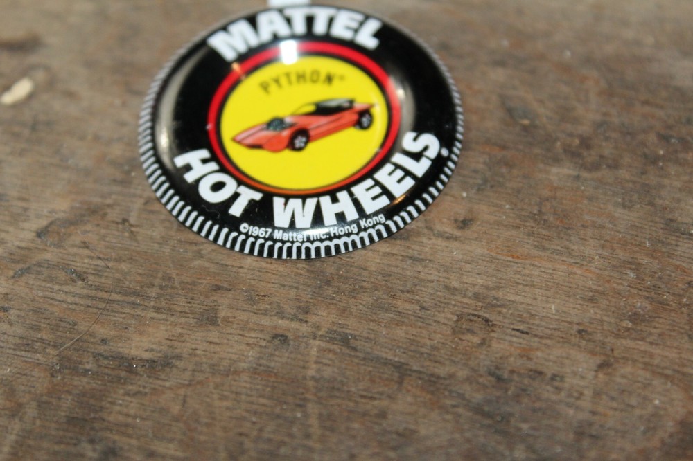 Vintage Mattel Hot Wheels 1967 Metal Button Python