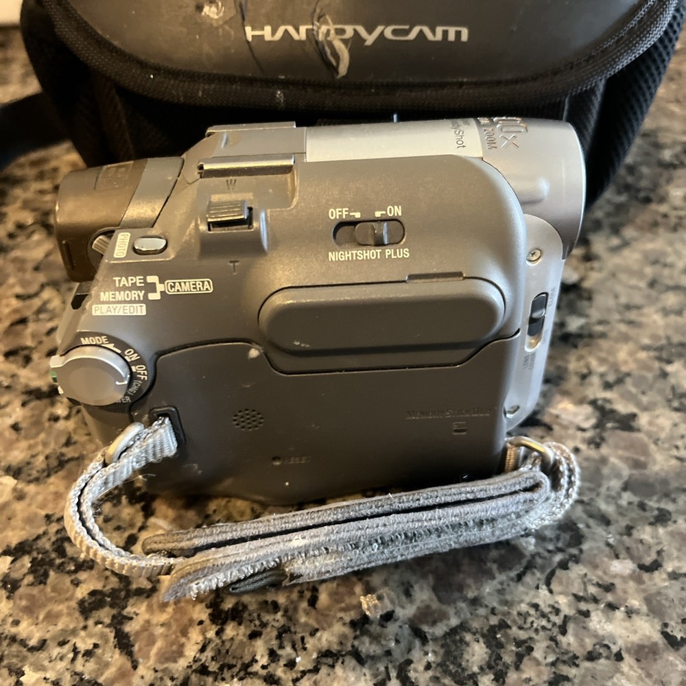 HANDYCAM DCR-HC32 w/CAMERA CASE