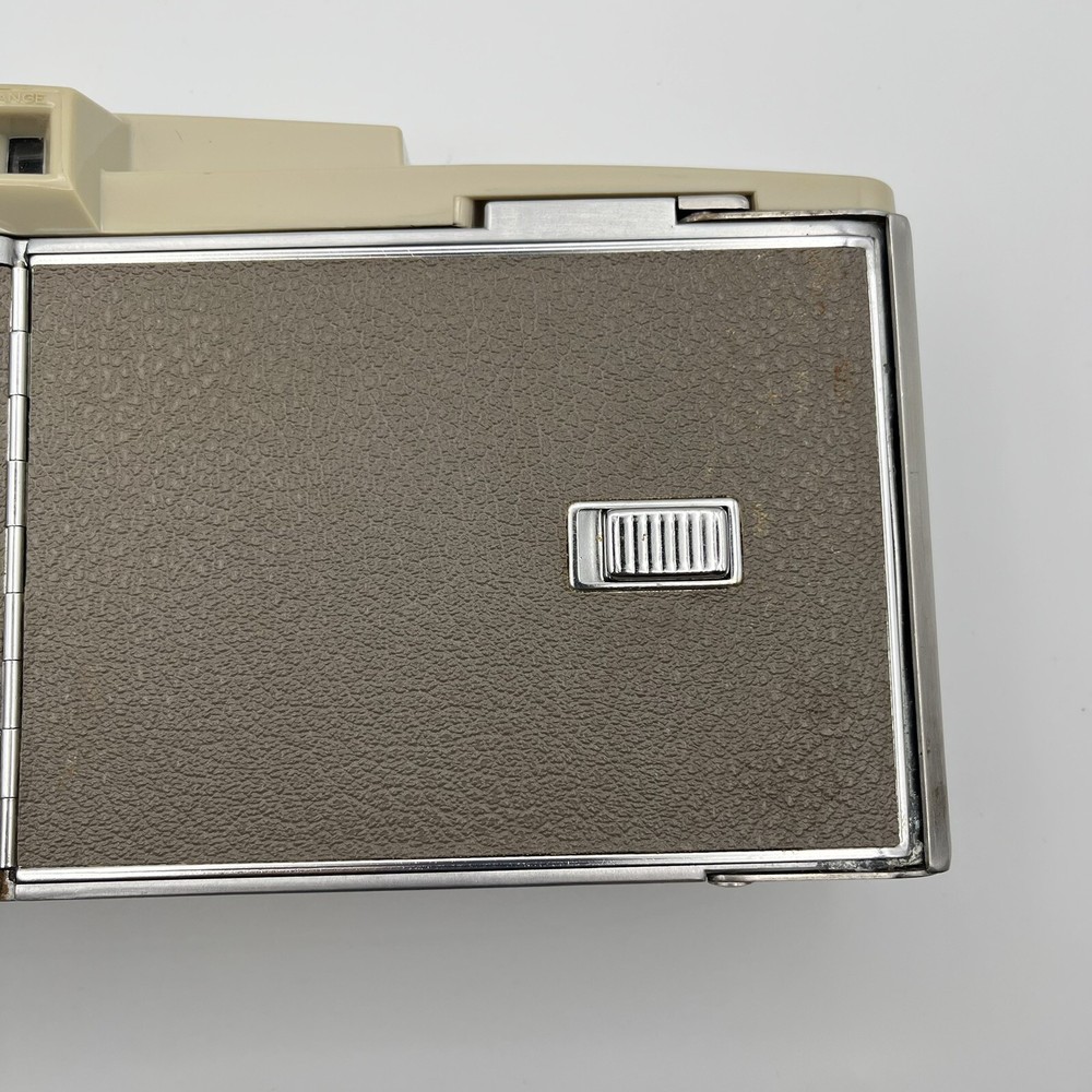 1950's Polaroid Land Camera Model 800 - Untested - NEEDS HINGE REPAIRS
