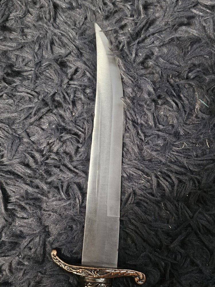 DAGGER STYLE KNIVES With Ram Theme- Pre owned - Great Condition