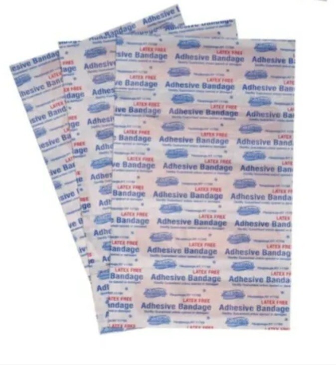 Emergency Roadside Assistance / Cables / Led Flashlight / First Aid Kit / Gloves