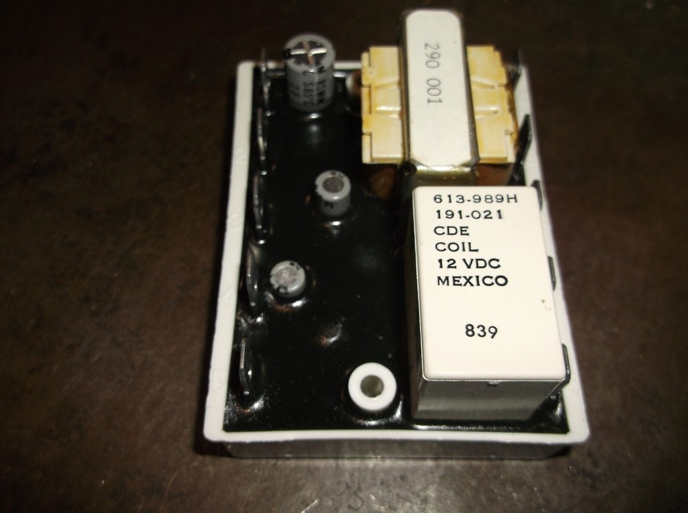 THERMALOGIC AA3202 TEMPERATURE CONTROLLER 50-104F 240 VAC (179-5)