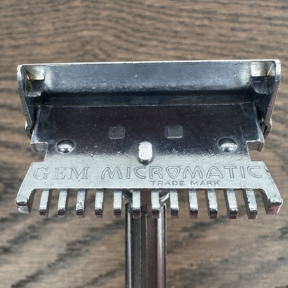 Vintage GEM Micromatic Open Comb Single Edge Safety Razor
