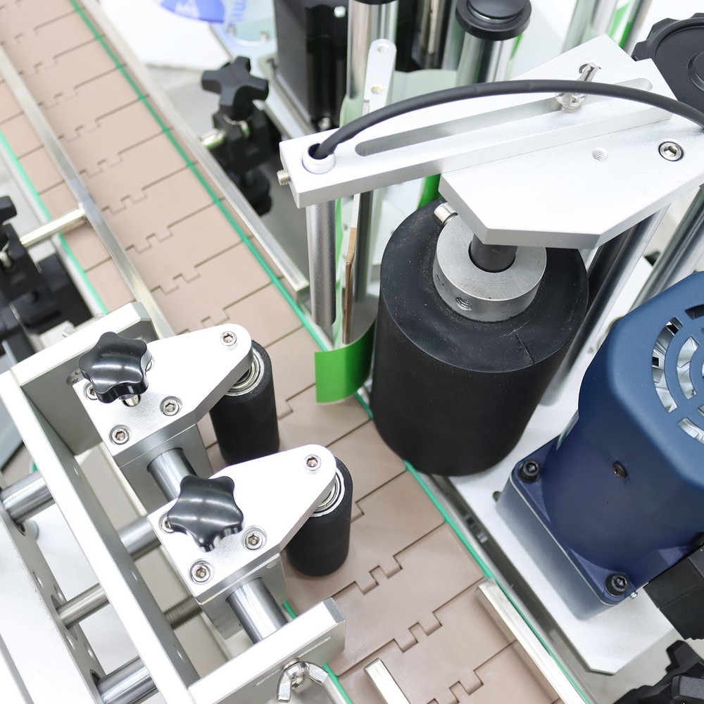 Automatic Round Bottle Labeling Machine High-speed Full Label 20-30PCS/min 110V