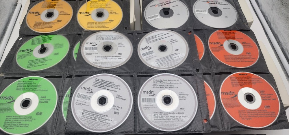 400 Discs Microsoft MSDN DVD CD Software Lot 2000-2008 w/ MSDN Cases