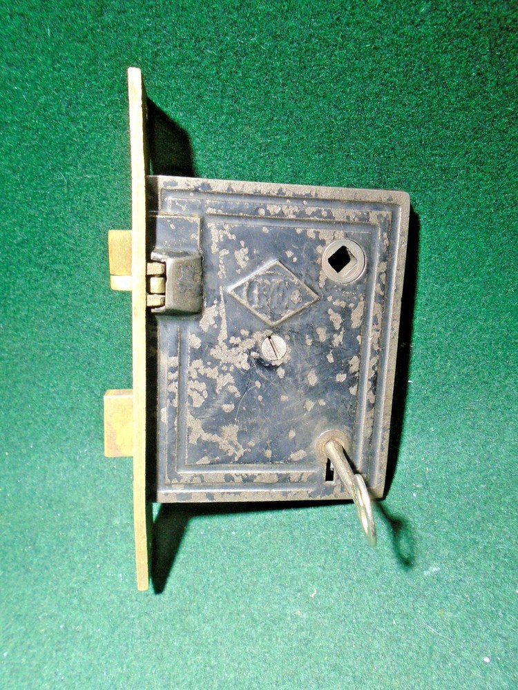 R & E RUSSELL & ERWIN # 013 MORTISE LOCK w/KEY - NICE - RECONDITIONED (9779-2)
