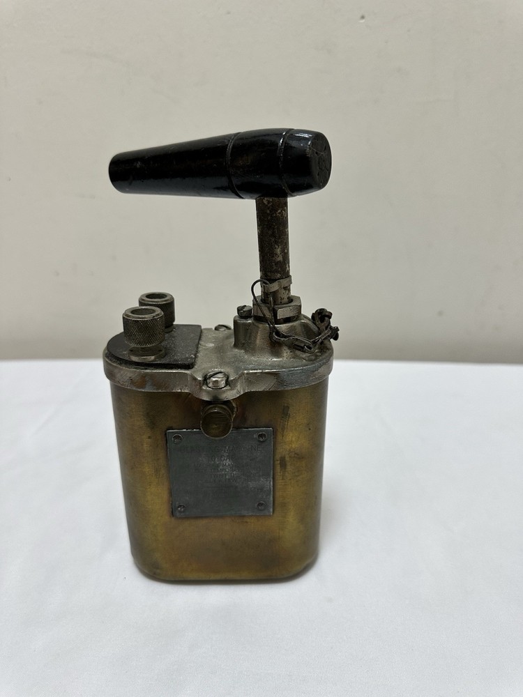 Vintage WWII US Army White Rodgers Blasting Machine 10 Cap Detonator