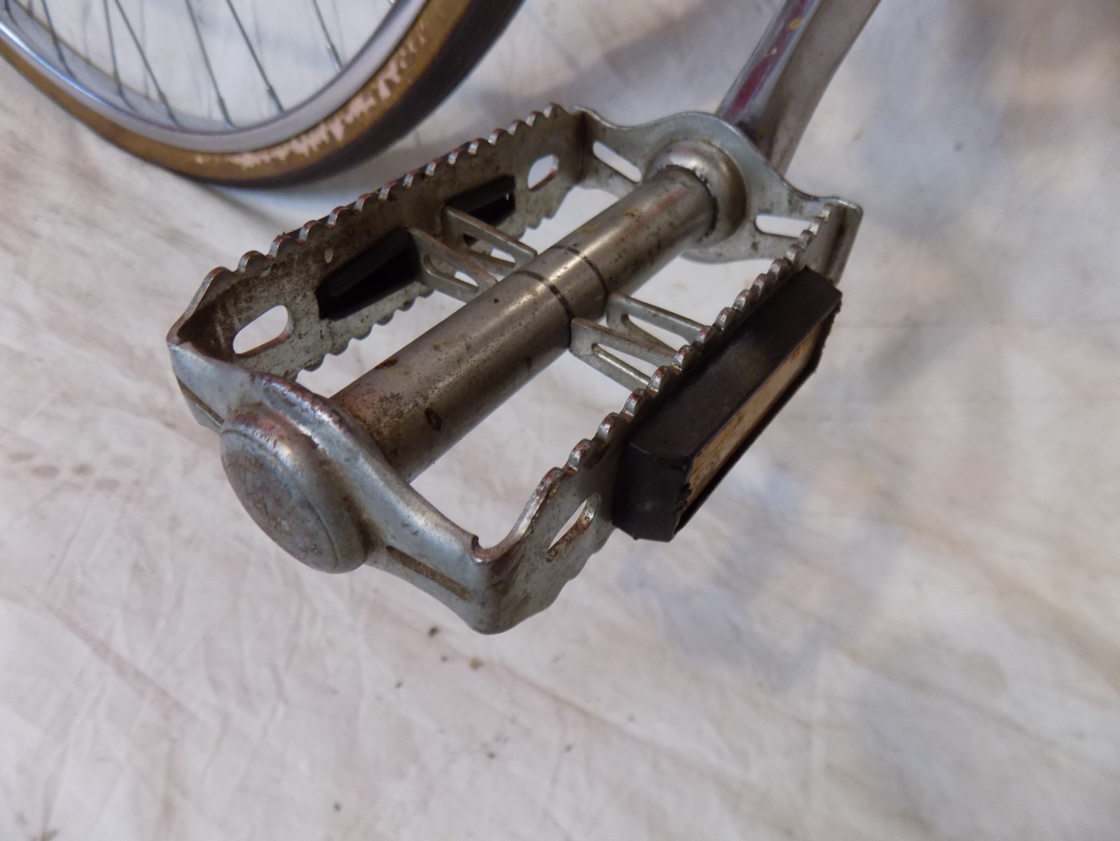 1967 SCHWINN VARSITY COPPERTONE GOLD MENS 10-SPEED ROAD BIKE SPRINT CONTINENTAL!