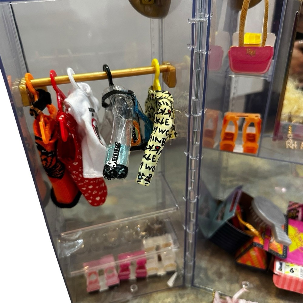 Rainbow High Lot- 3 Dolls with Clothes / Accessories / Carry Case