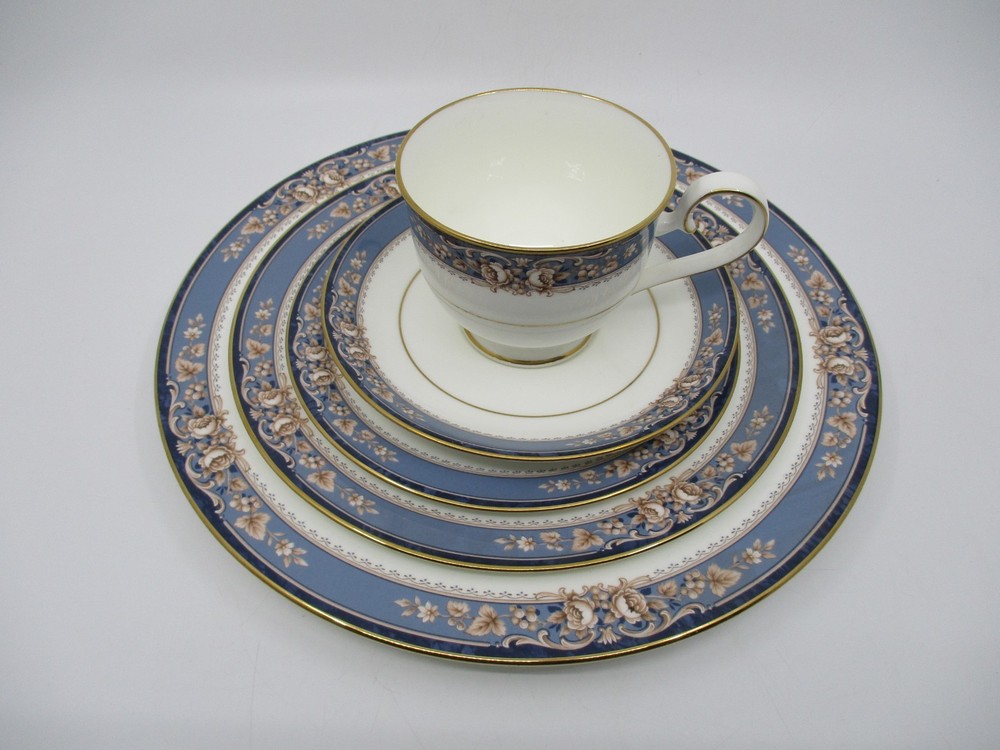 NORITAKE LAMELLE - 5-PIECE PLACE SETTING -  0308H