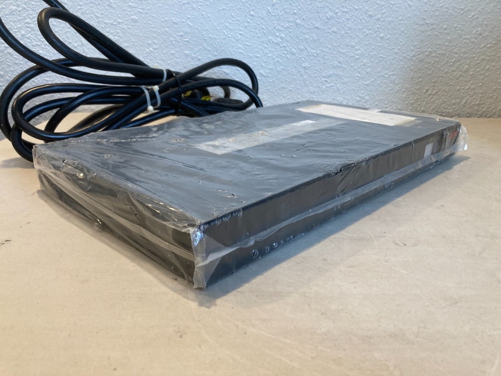 APC AP7752 Rack Mount Automatic Transfer Switch ATS 8-Outlet Open Box