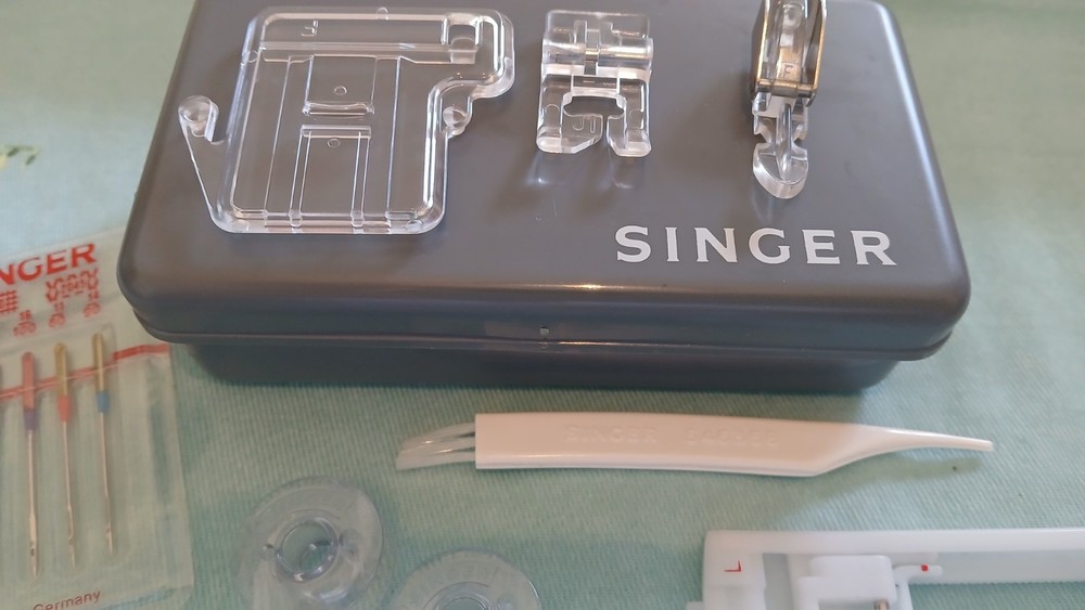 Singer Vintage Accessory Kit. 313030-942. Sewing Tools