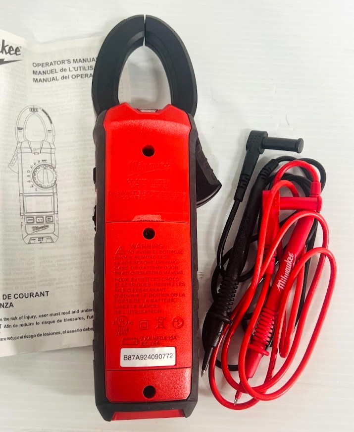 Milwaukee AC/DC Digital Clamp Meter 2237-20