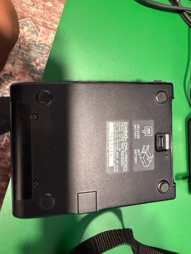 CASIO DA-R100 DAT Portable Recorder Player Very Rare with extras!