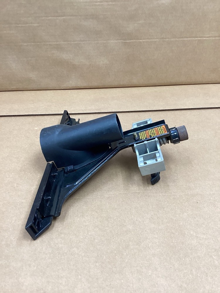 DeWalt DW6913 Universal Edge Guide with Dust Collection NO COMPLETE!