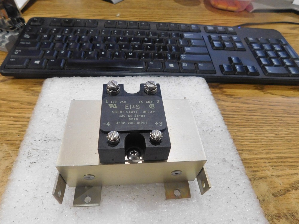 EI&S Model: 120 SS 25-04 Solid State Relay with Heat Sink