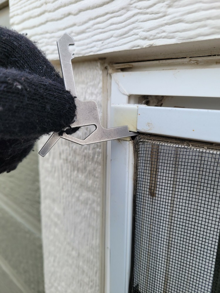 Window Screen Removing Tool