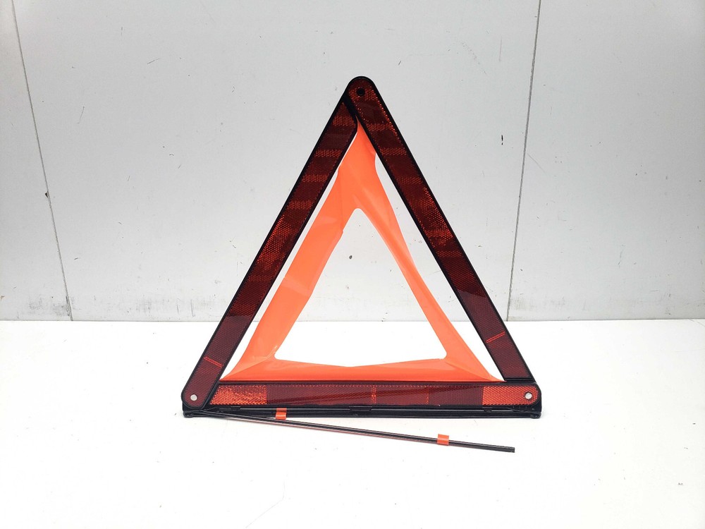 MERCEDES CLA C117 WARNING TRIANGLE E1327R034006 2017